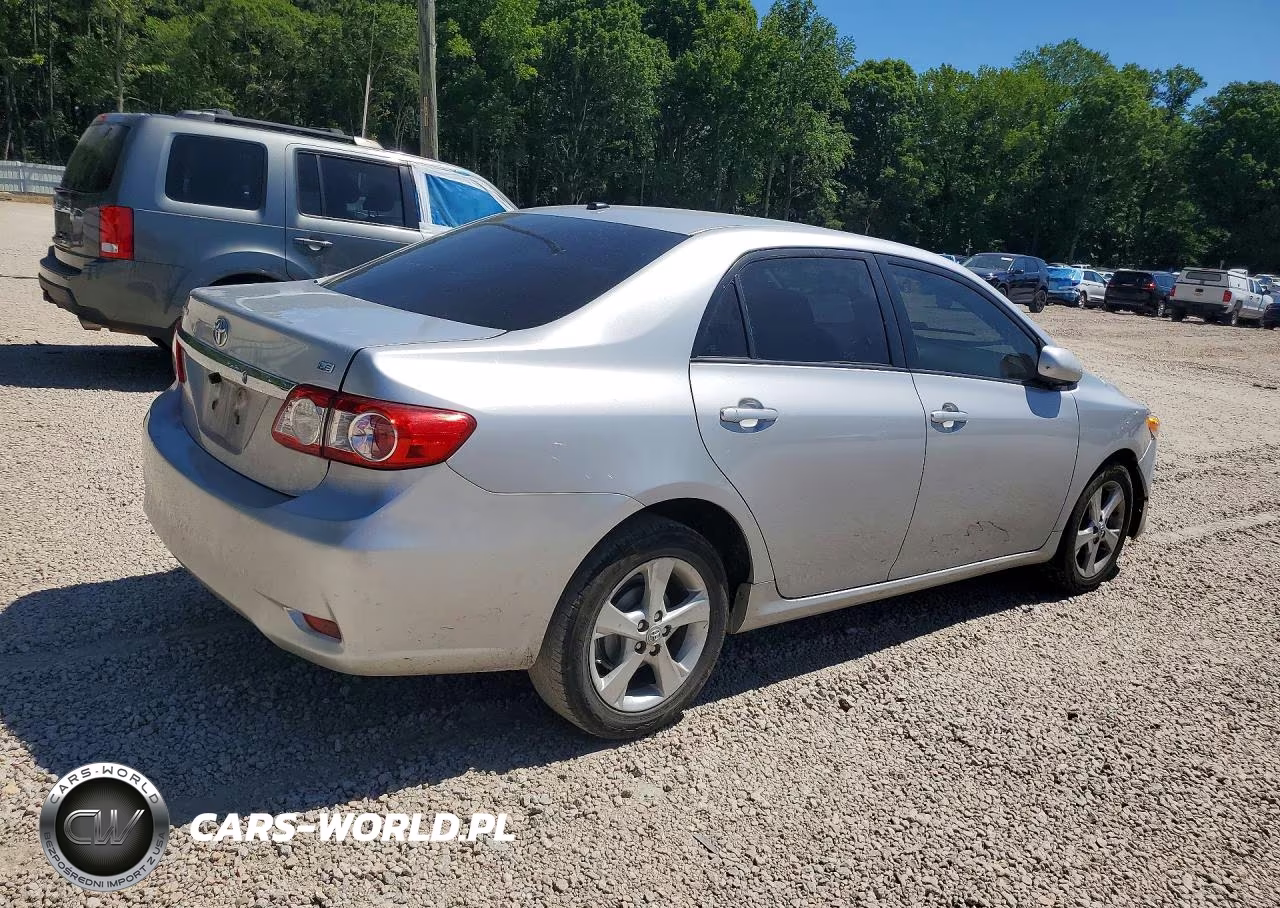 2011 Toyota Corolla Le VIN:2T1BU4EE6BC558811 - 3