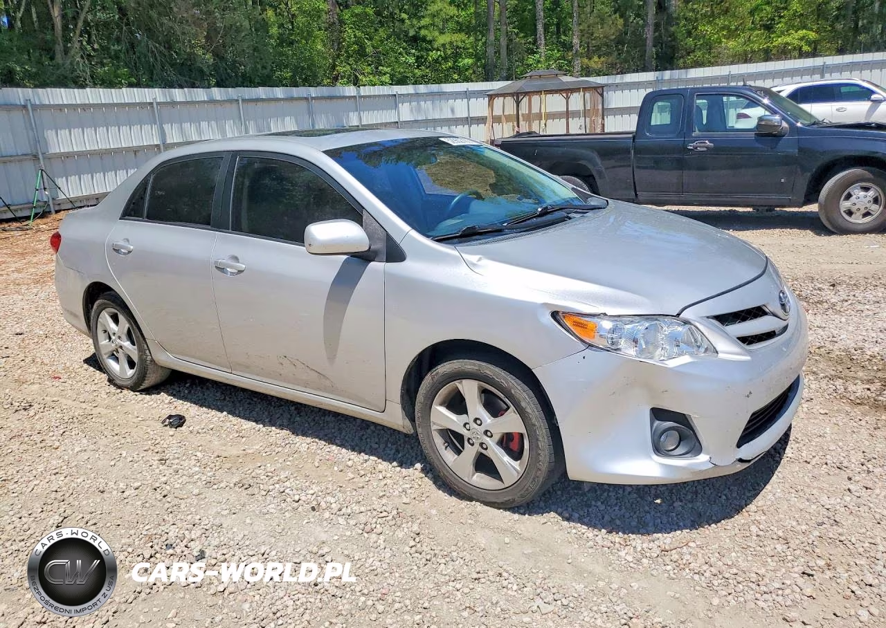 2011 Toyota Corolla Le VIN:2T1BU4EE6BC558811 - 4