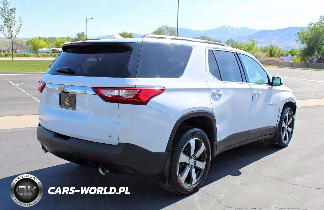 2019 Chevrolet Traverse Lt VIN:1GNEVHKW5KJ286083 - 3