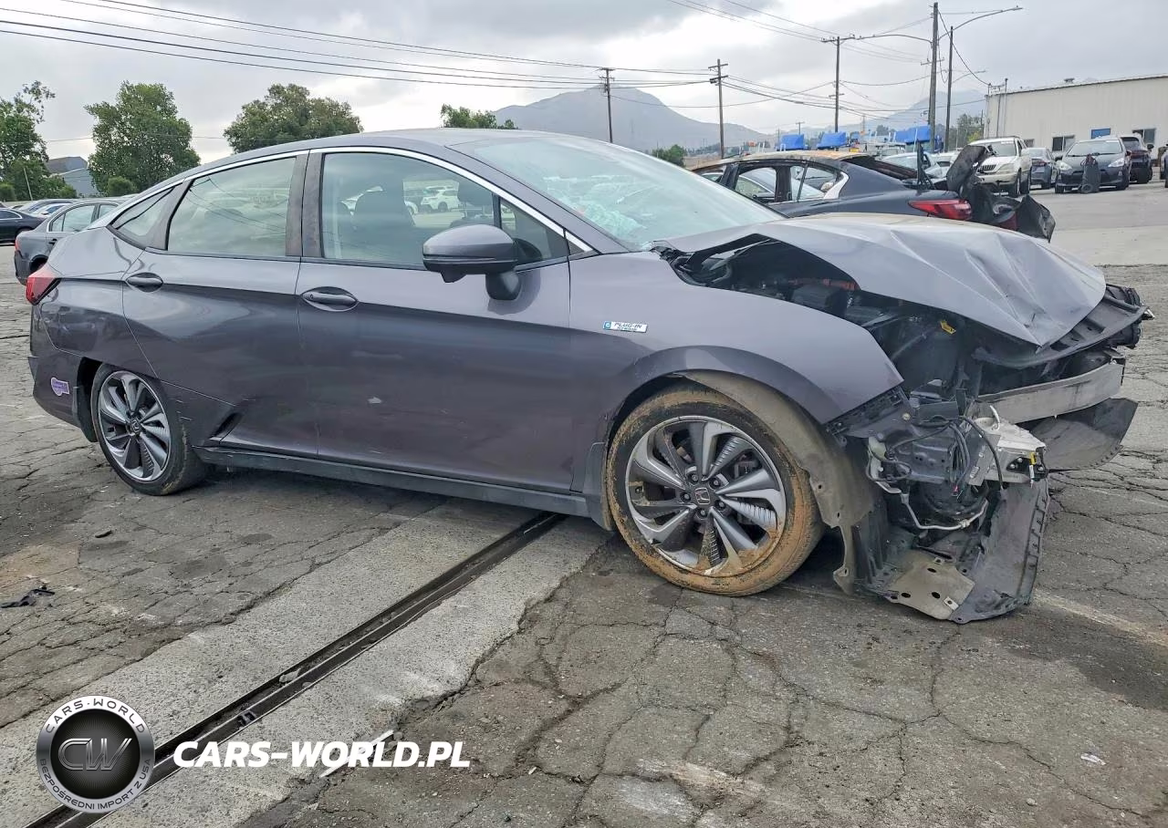 2018 Honda Clarity Touring VIN:JHMZC5F31JC019782 - 4
