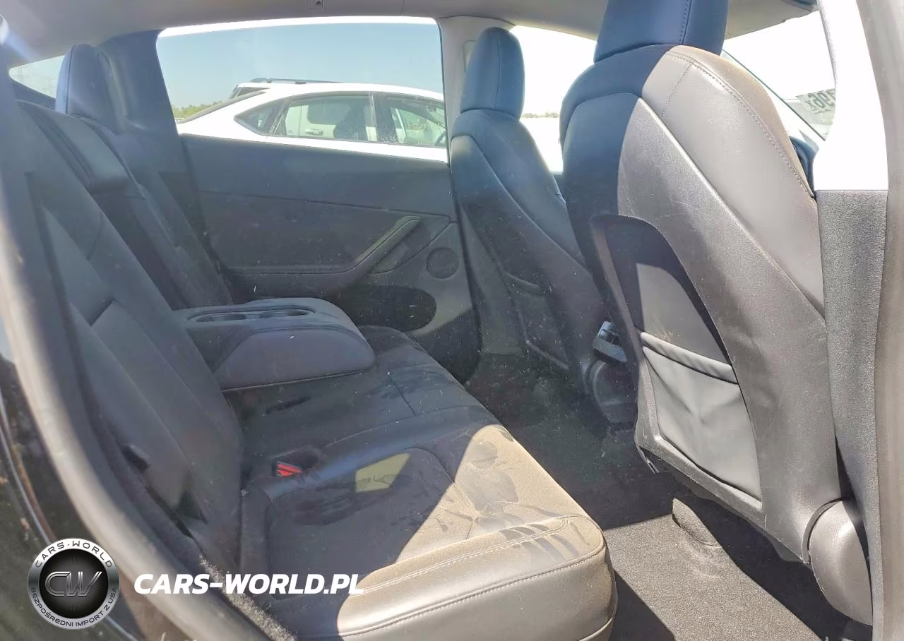 2023 Tesla Model Y VIN:7SAYGDEE1PA158868 - 10