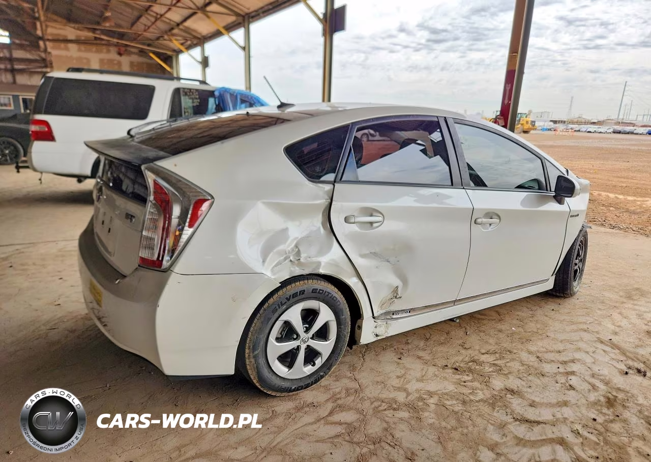 2013 Toyota Prius Three VIN:JTDKN3DU8D5641821 - 3