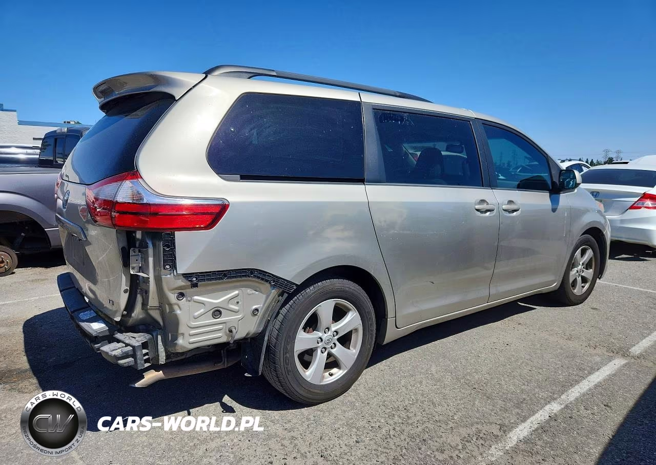 2016 Toyota Sienna Le VIN:5TDKK3DC6GS715073 - 3