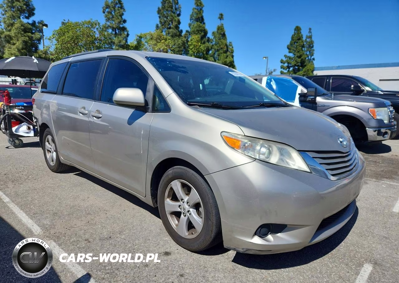 2016 Toyota Sienna Le VIN:5TDKK3DC6GS715073 - 4