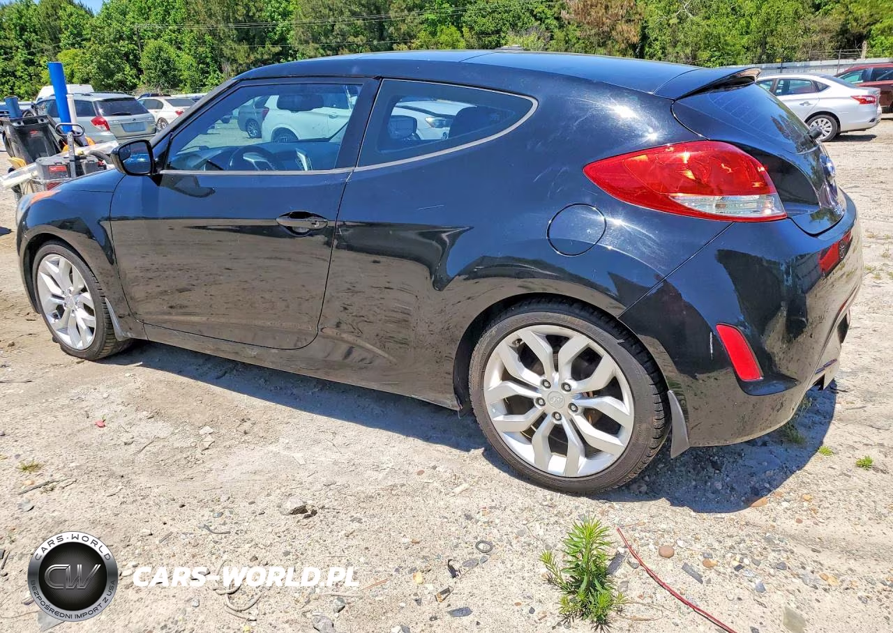 2015 Hyundai Veloster Base VIN:KMHTC6AD8FU225465 - 2