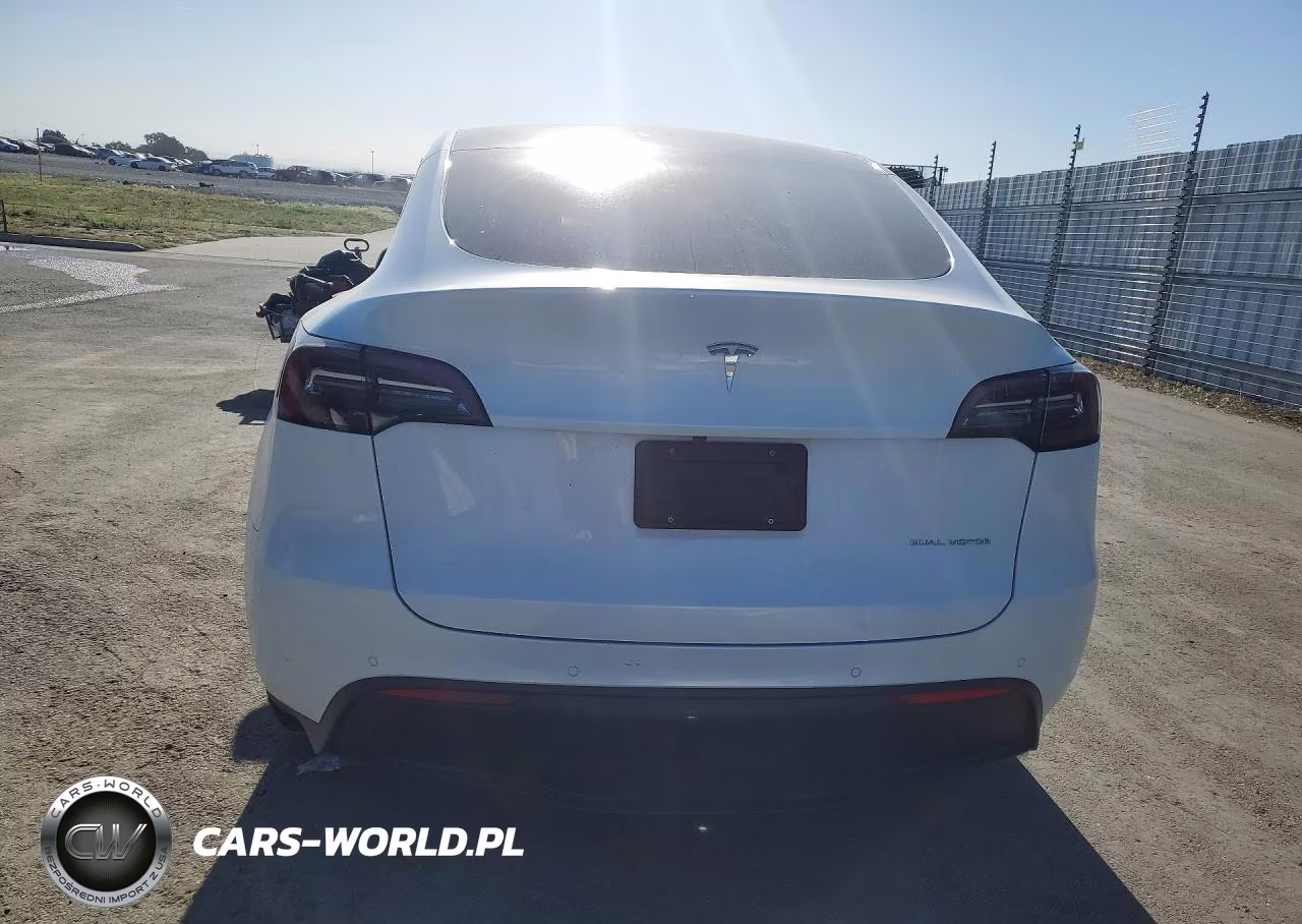 2021 Tesla Model Y VIN:5YJYGDEE4MF212756 - 6