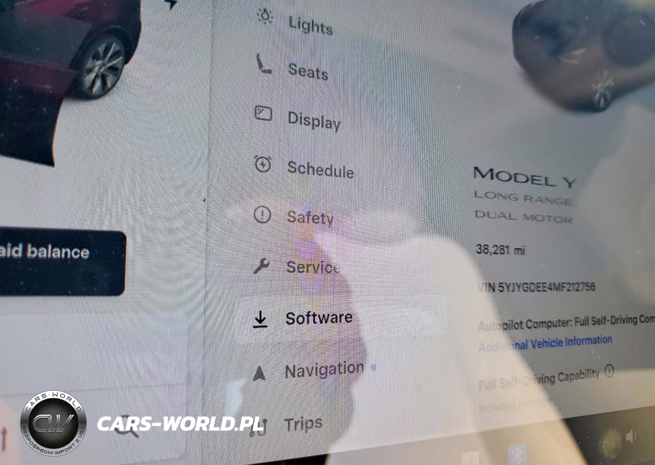 2021 Tesla Model Y VIN:5YJYGDEE4MF212756 - 9