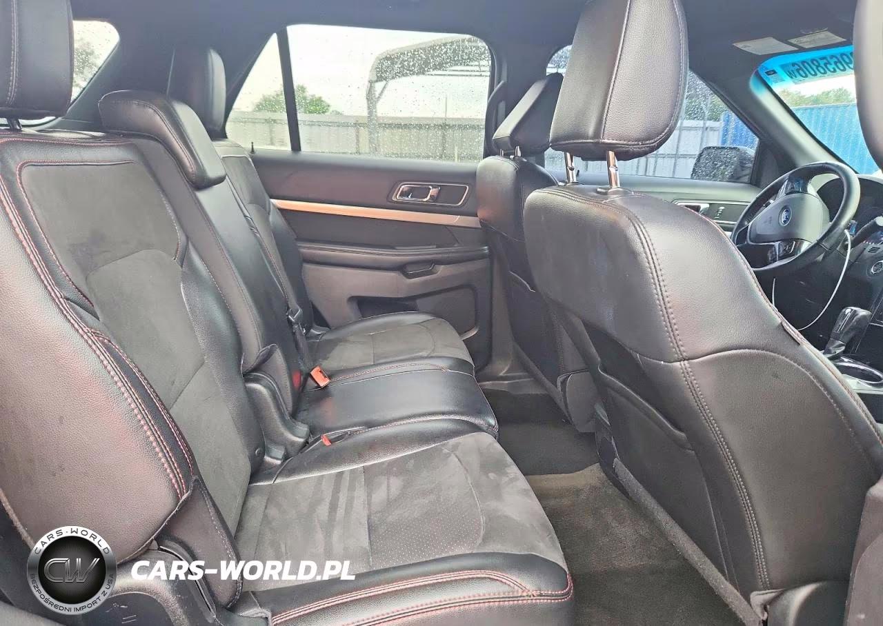 2018 Ford Explorer Xlt VIN:1FM5K7D81JGA40312 - 11