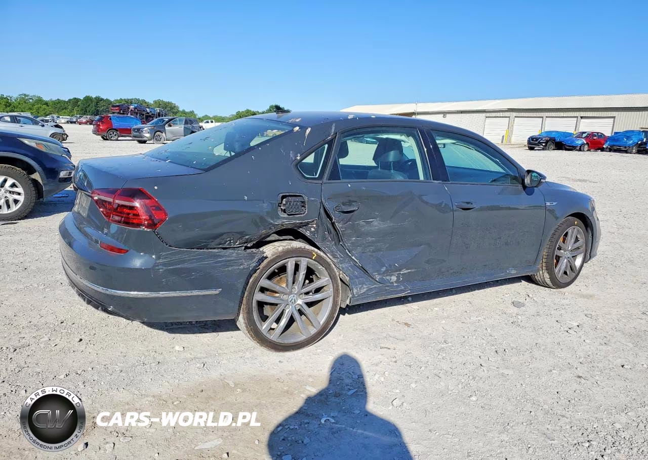 2018 Volkswagen Passat S VIN:1VWAA7A32JC008049 - 3