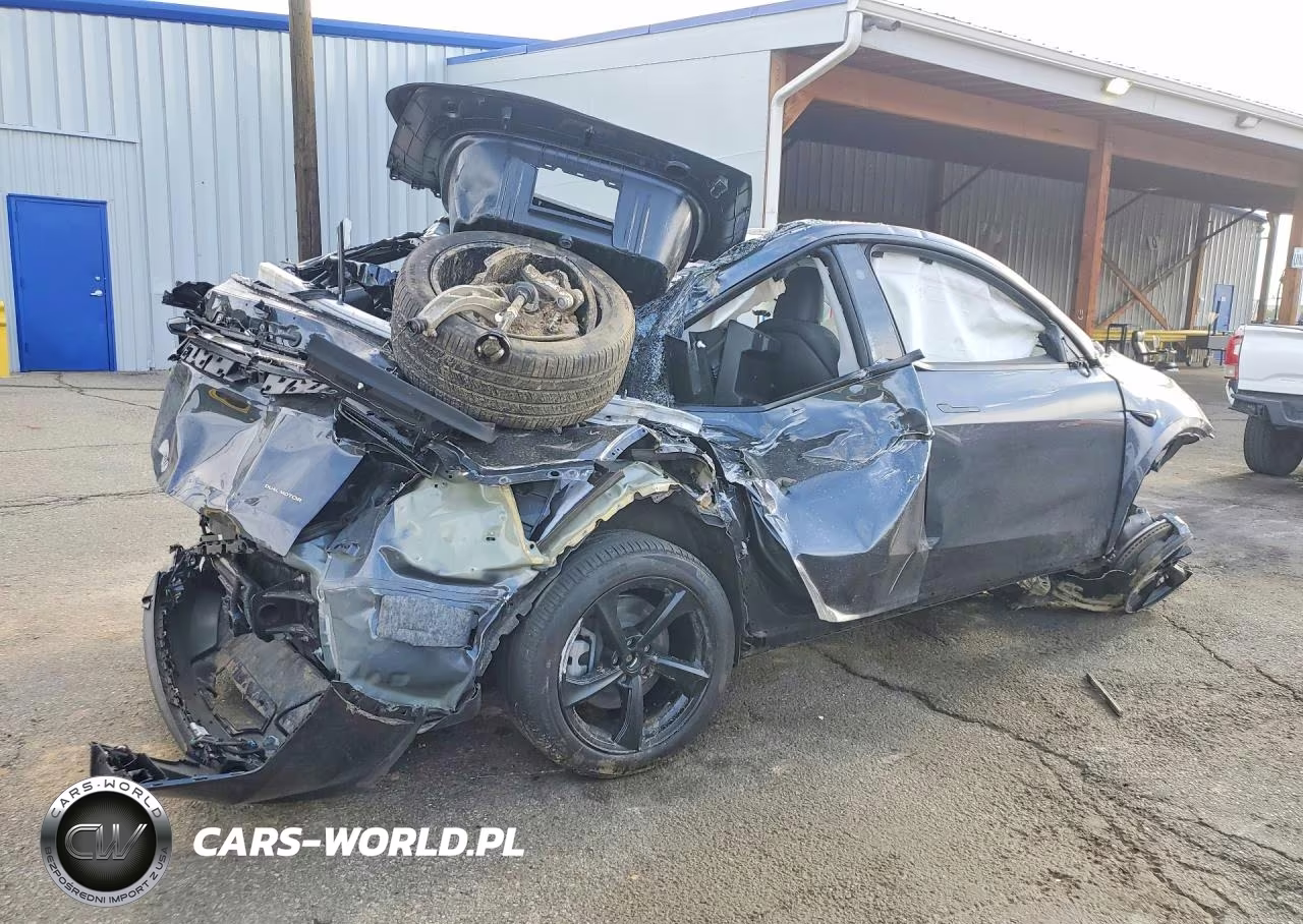 2026 Tesla Model Y VIN:7SAYGDEE3TA623354 - 3