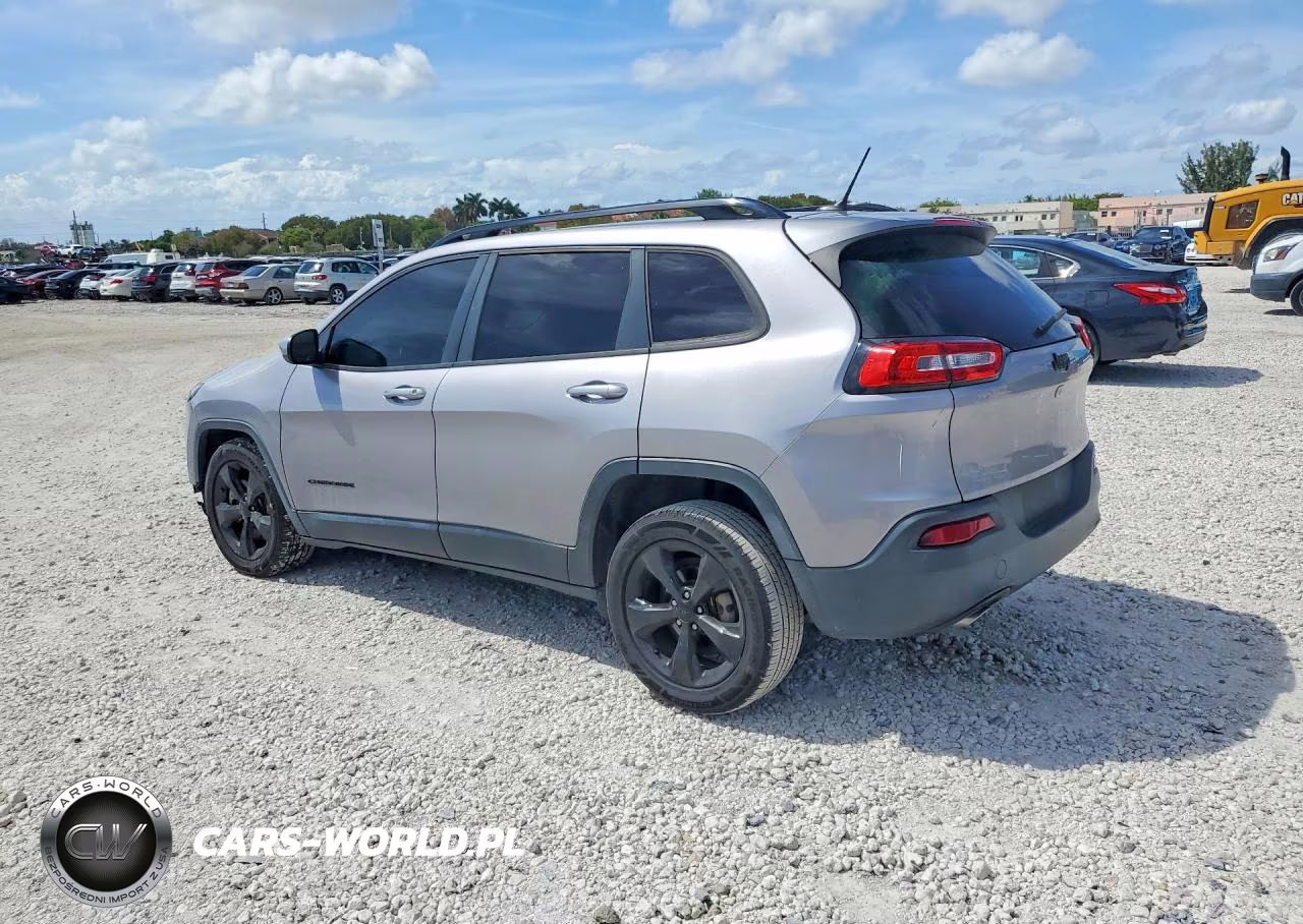 2018 Jeep Cherokee Latitude VIN:1C4PJLCB2JD540051 - 2