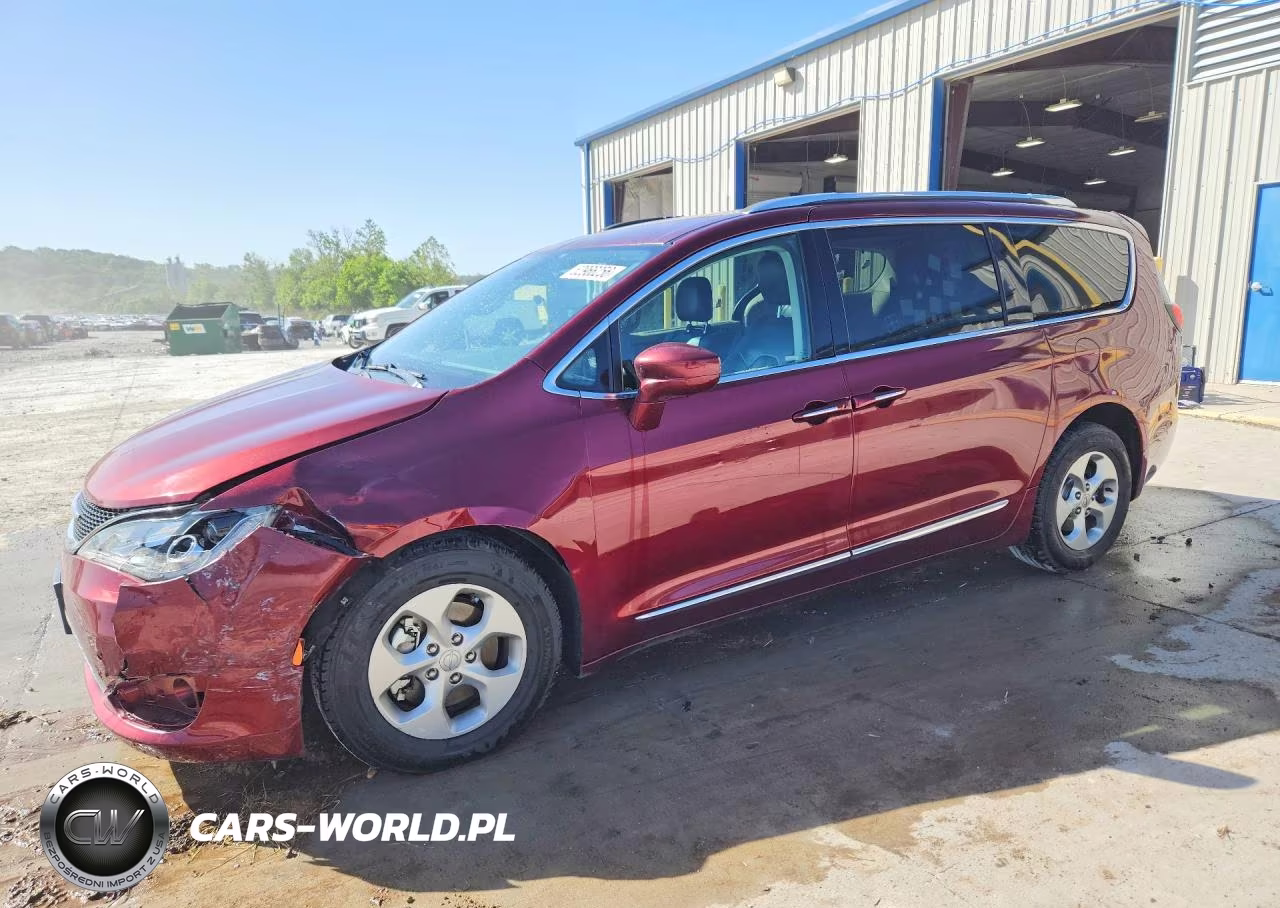 2017 Chrysler Pacifica Touring L Plus – zdjęcie 1 z 13