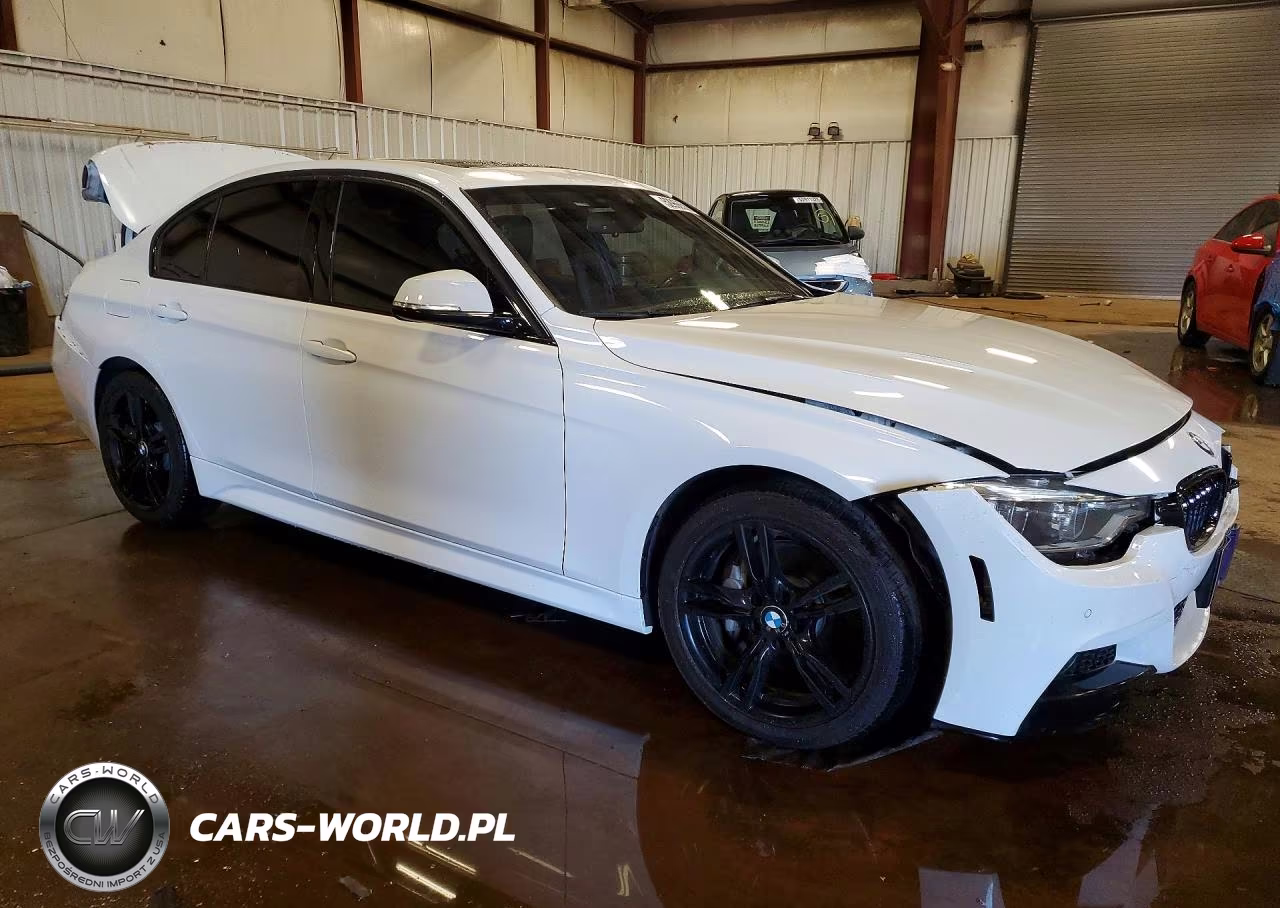 2018 BMW 330 Xi VIN:WBA8D9C5XJA012829 - 4