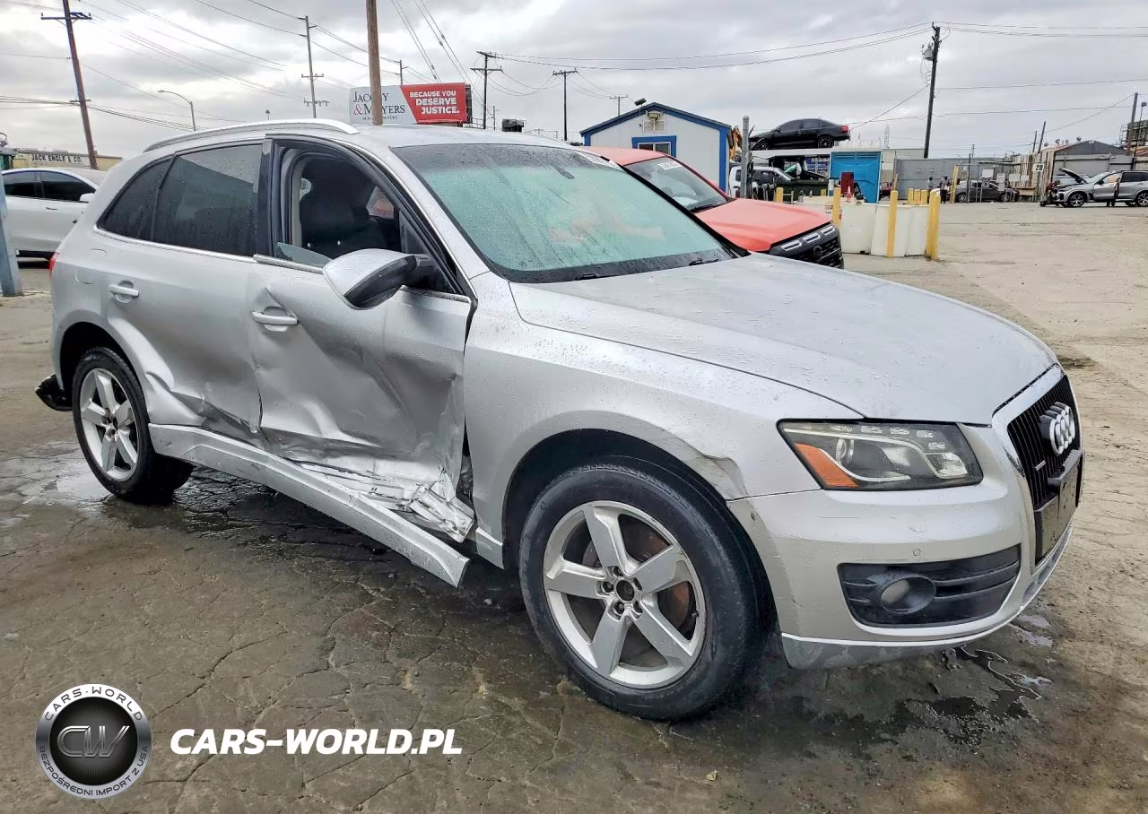 2010 Audi Q5 Premium Plus VIN:WA1LKAFP3AA007483 - 4