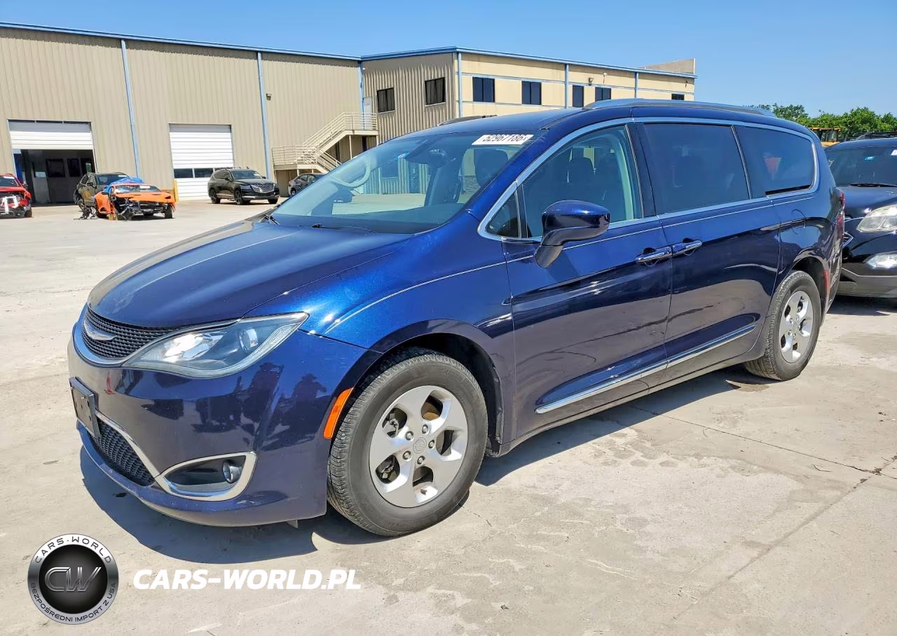 2017 Chrysler Pacifica Touring L Plus