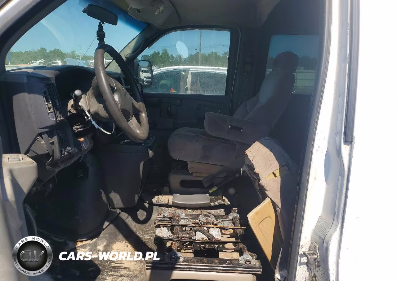 2007 Chevrolet Express G1500 VIN:1GCFG15X571152913 - 7