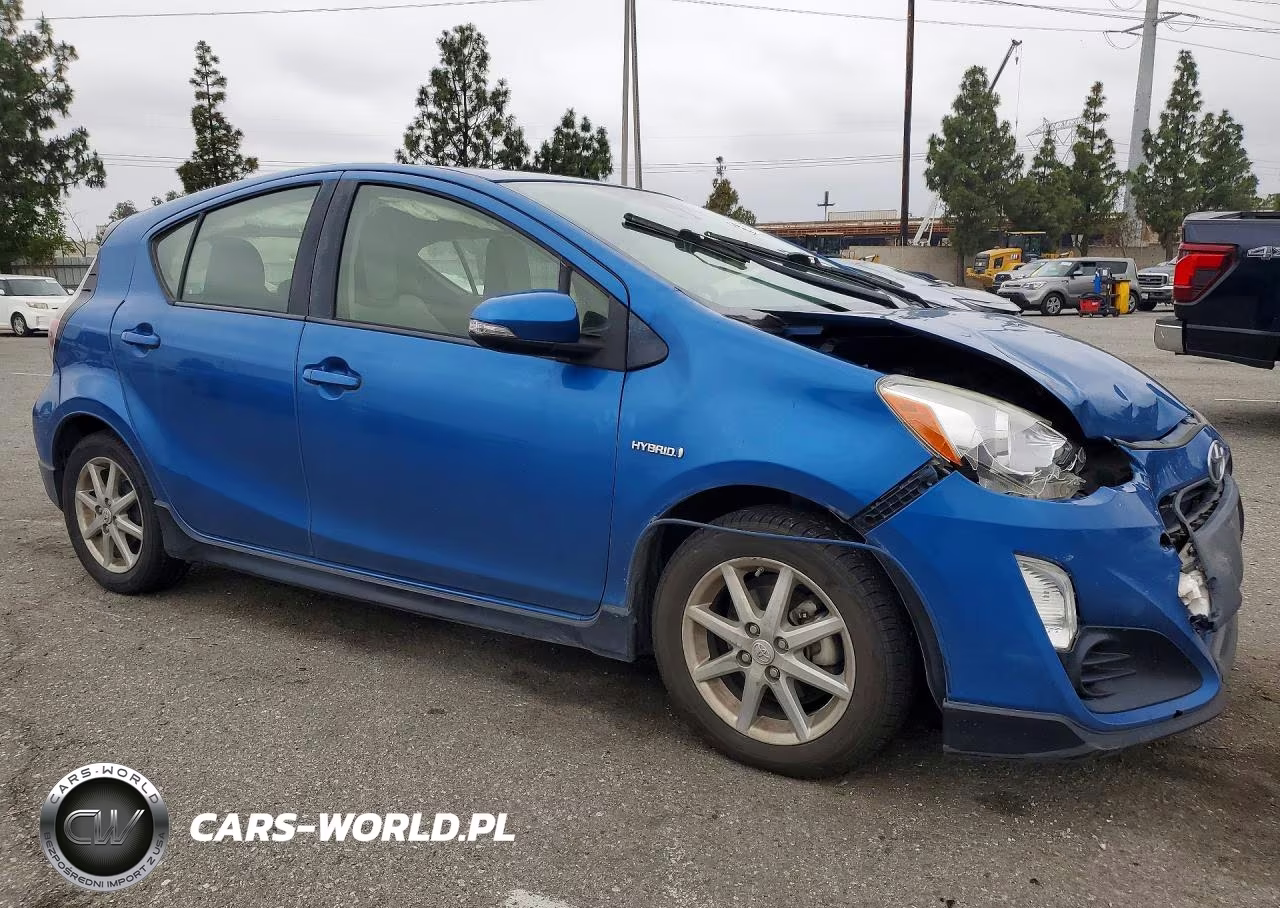 2017 Toyota Prius C One VIN:JTDKDTB39H1595975 - 4