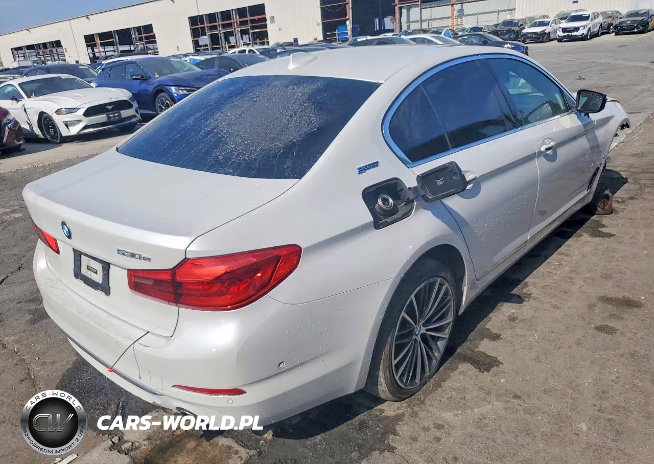 2018 BMW 530E VIN:WBAJA9C54JB034443 - 3