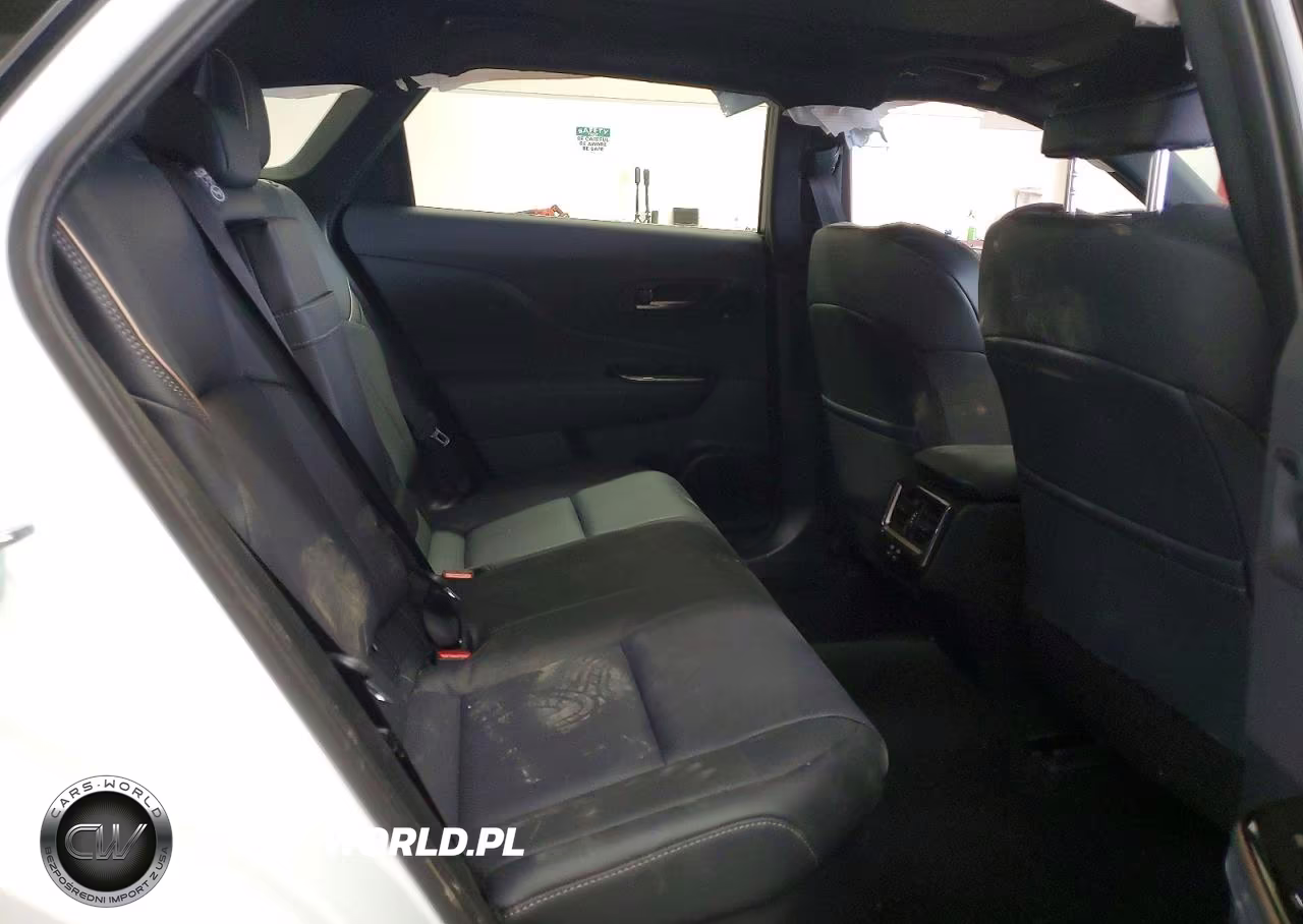 2026 Toyota Crown Signia Limited VIN:JTDACAAJ5T3037492 - 11