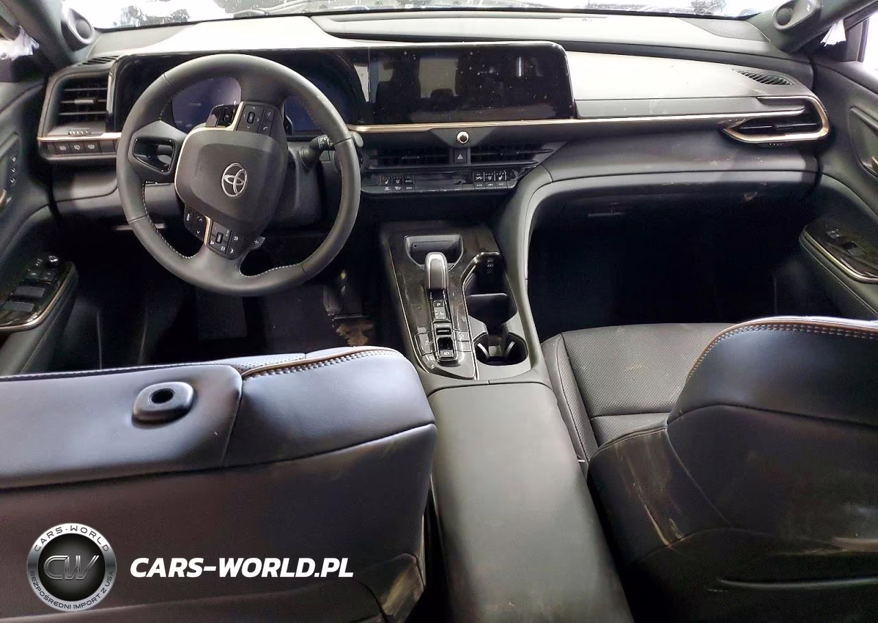 2026 Toyota Crown Signia Limited VIN:JTDACAAJ5T3037492 - 8