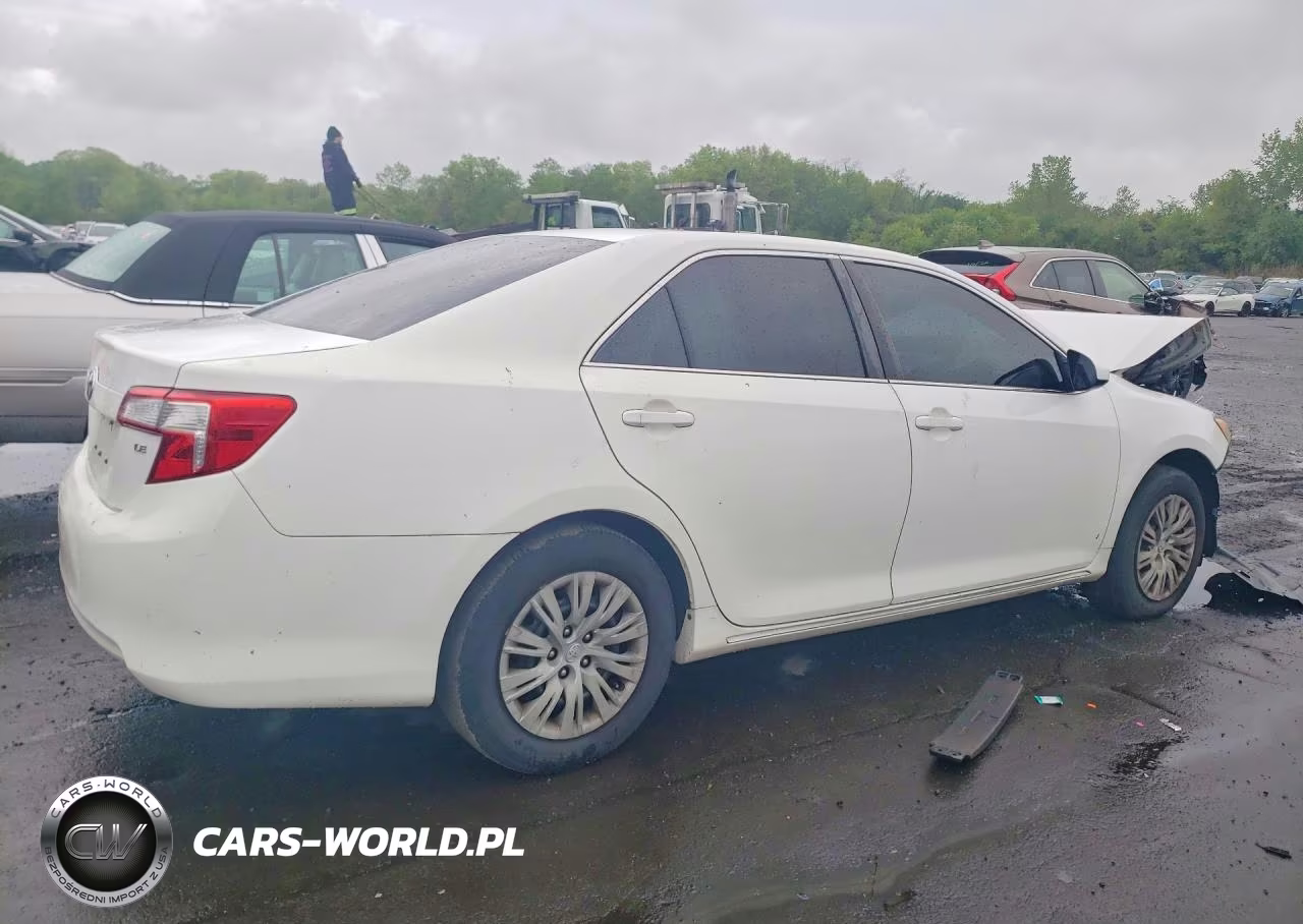 2014 Toyota Camry Le VIN:4T1BF1FK5EU384990 - 3
