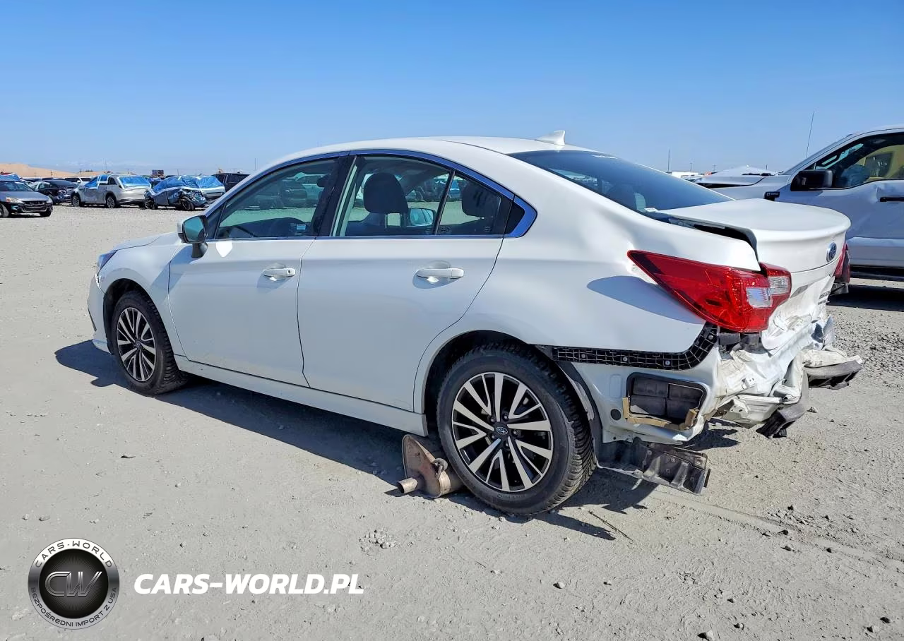 2018 Subaru Legacy 2.5I Premium VIN:4S3BNAC66J3012833 - 2