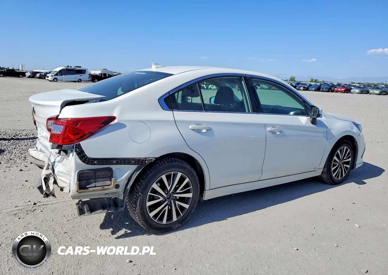 2018 Subaru Legacy 2.5I Premium VIN:4S3BNAC66J3012833 - 3