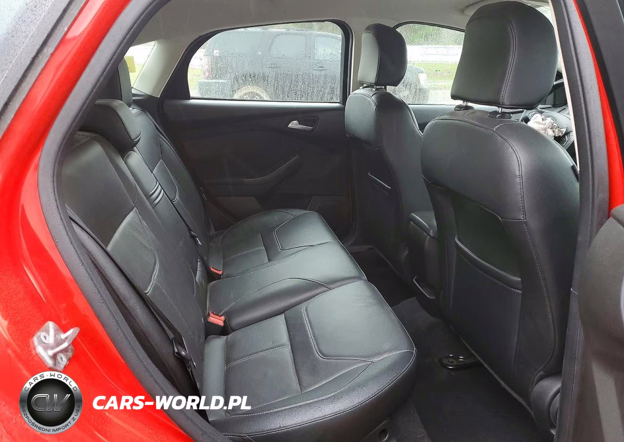 2016 Ford Focus Se VIN:1FADP3K27GL321741 - 10