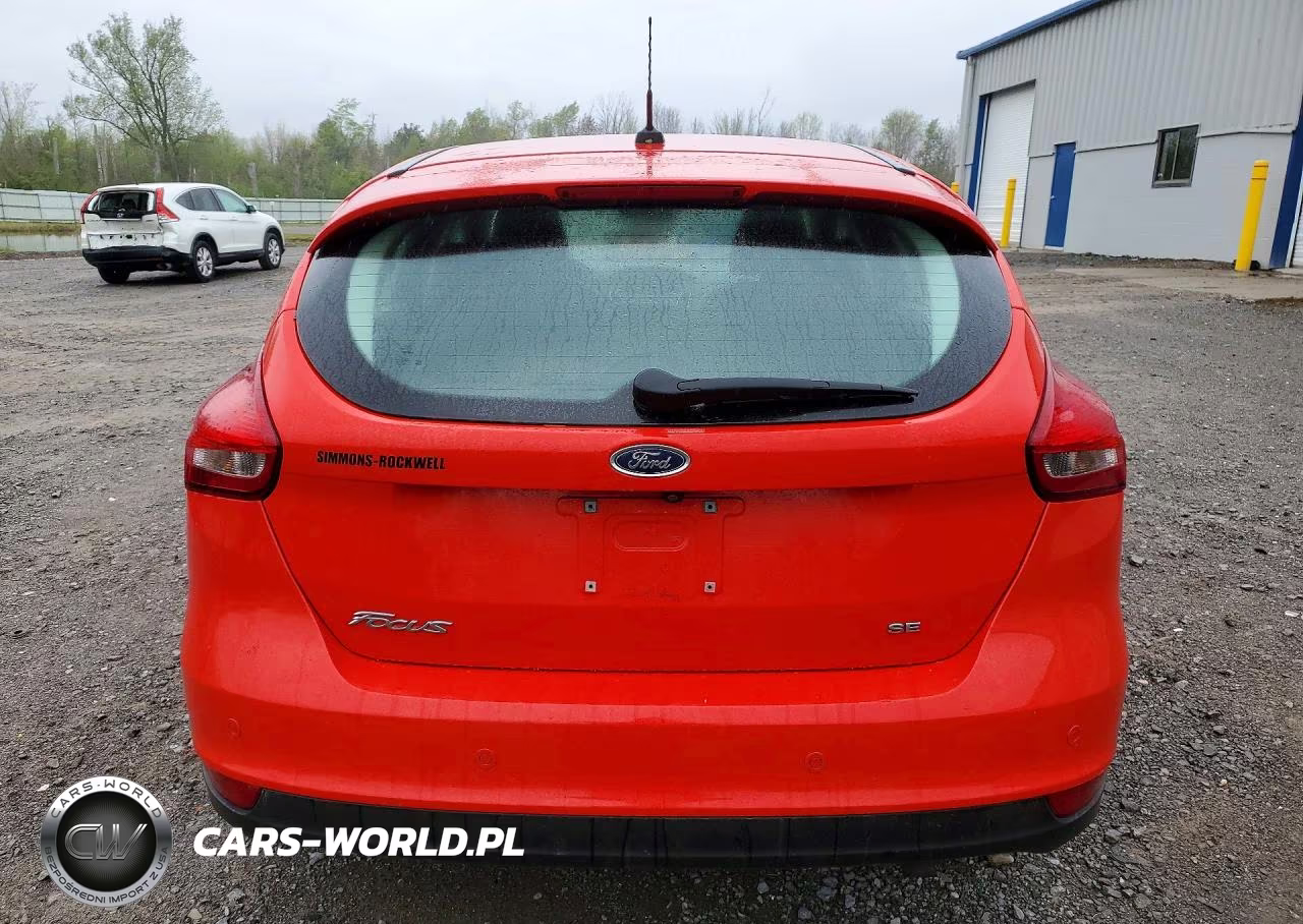 2016 Ford Focus Se VIN:1FADP3K27GL321741 - 6