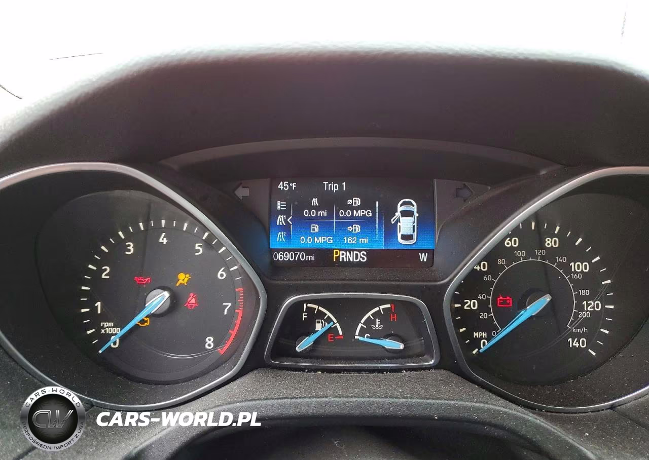 2016 Ford Focus Se VIN:1FADP3K27GL321741 - 9