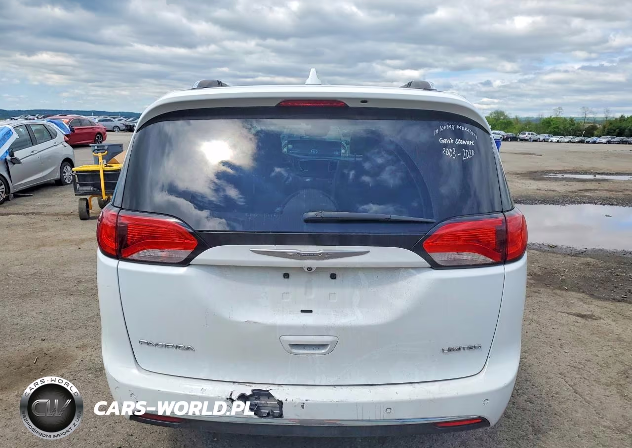 2017 Chrysler Pacifica Limited VIN:2C4RC1GG4HR545384 - 6