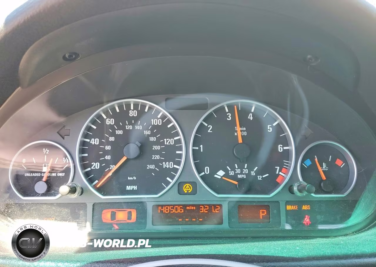 2004 BMW 330 Ci VIN:WBABW53474PL46088 - 9
