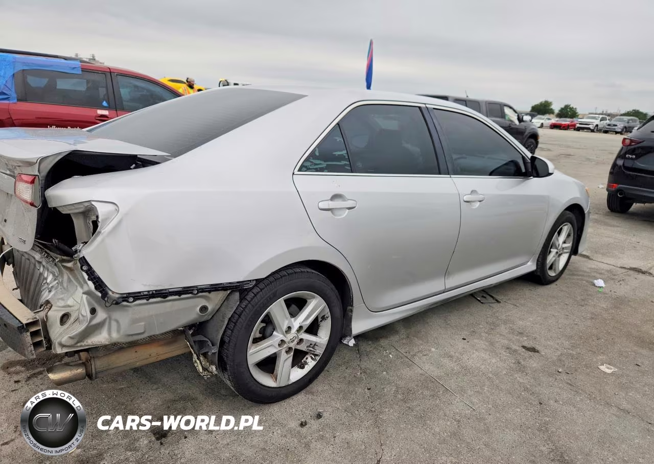2014 Toyota Camry Se VIN:4T1BF1FK3EU441669 - 3