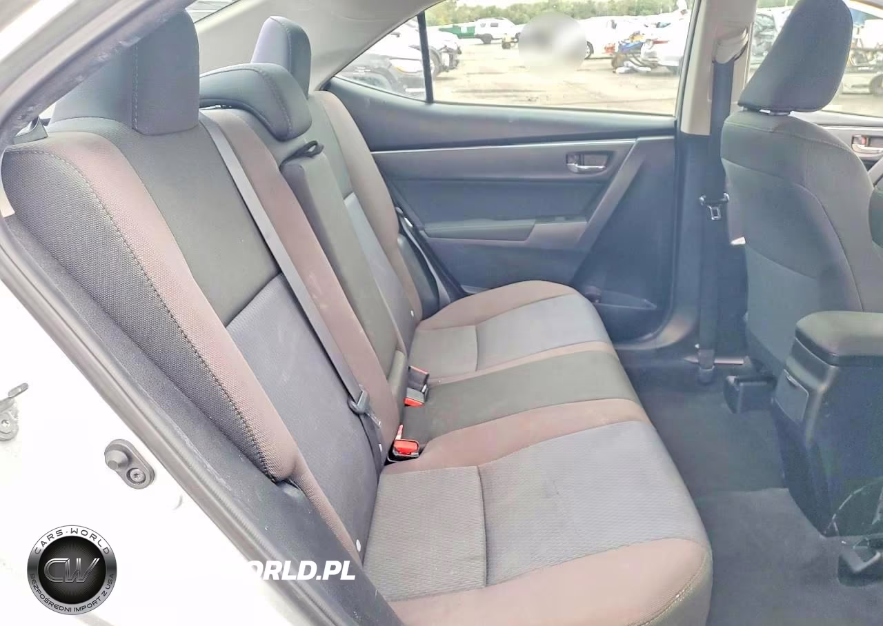 2017 Toyota Corolla Le VIN:5YFBURHE1HP702606 - 10