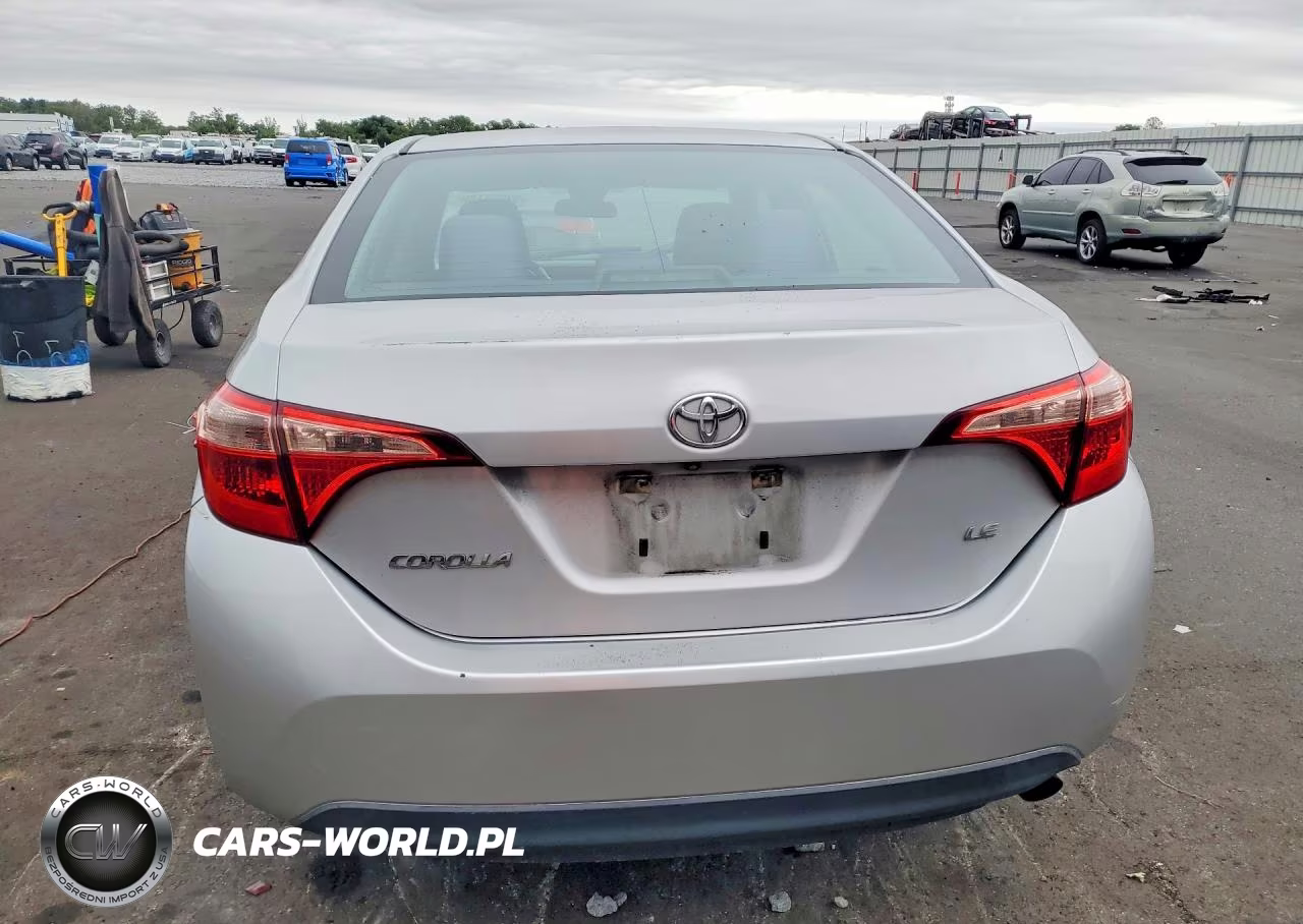 2017 Toyota Corolla Le VIN:5YFBURHE1HP702606 - 6
