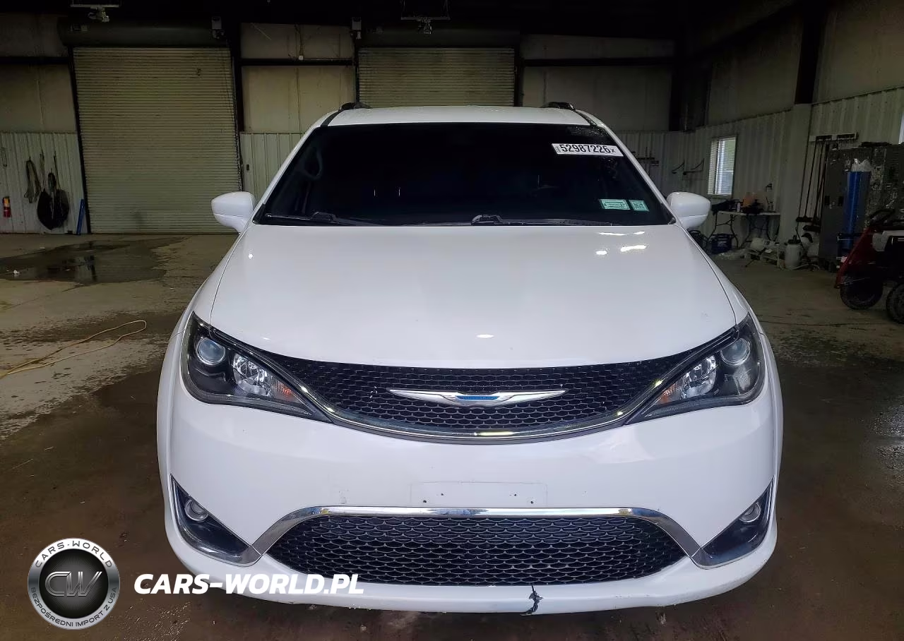 2017 Chrysler Pacifica Touring L VIN:2C4RC1BG3HR576181 - 5