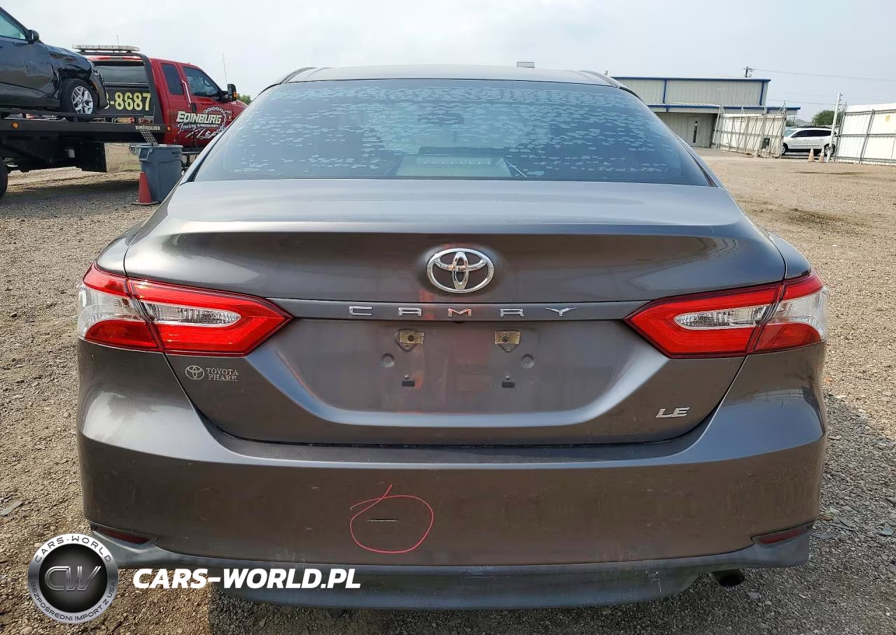 2018 Toyota Camry Le VIN:4T1B11HKXJU560440 - 6