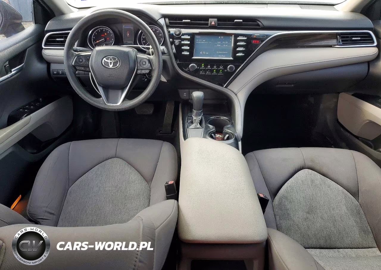 2018 Toyota Camry Le VIN:4T1B11HKXJU560440 - 8