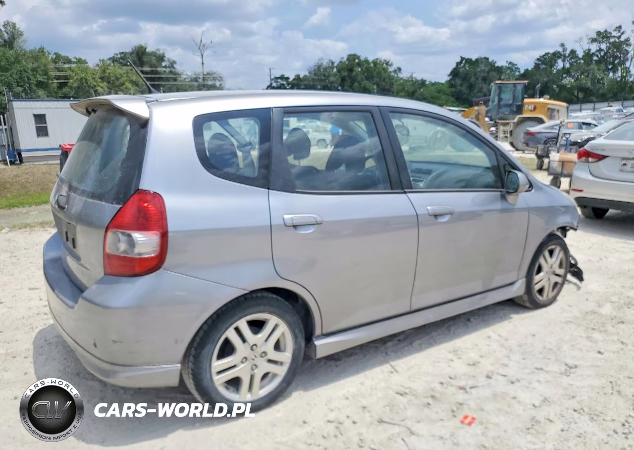 2008 Honda Fit Sport VIN:JHMGD38638S038107 - 3