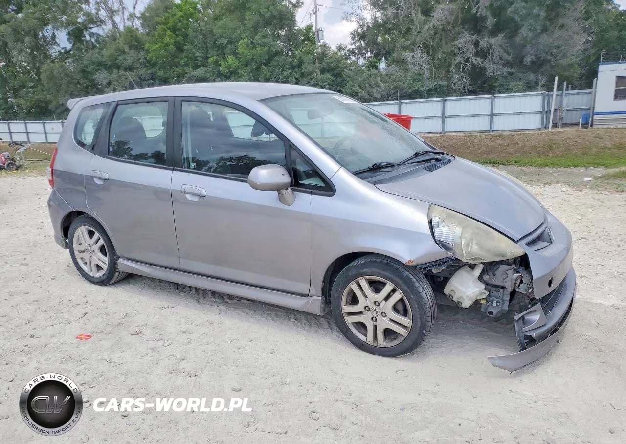 2008 Honda Fit Sport VIN:JHMGD38638S038107 - 4