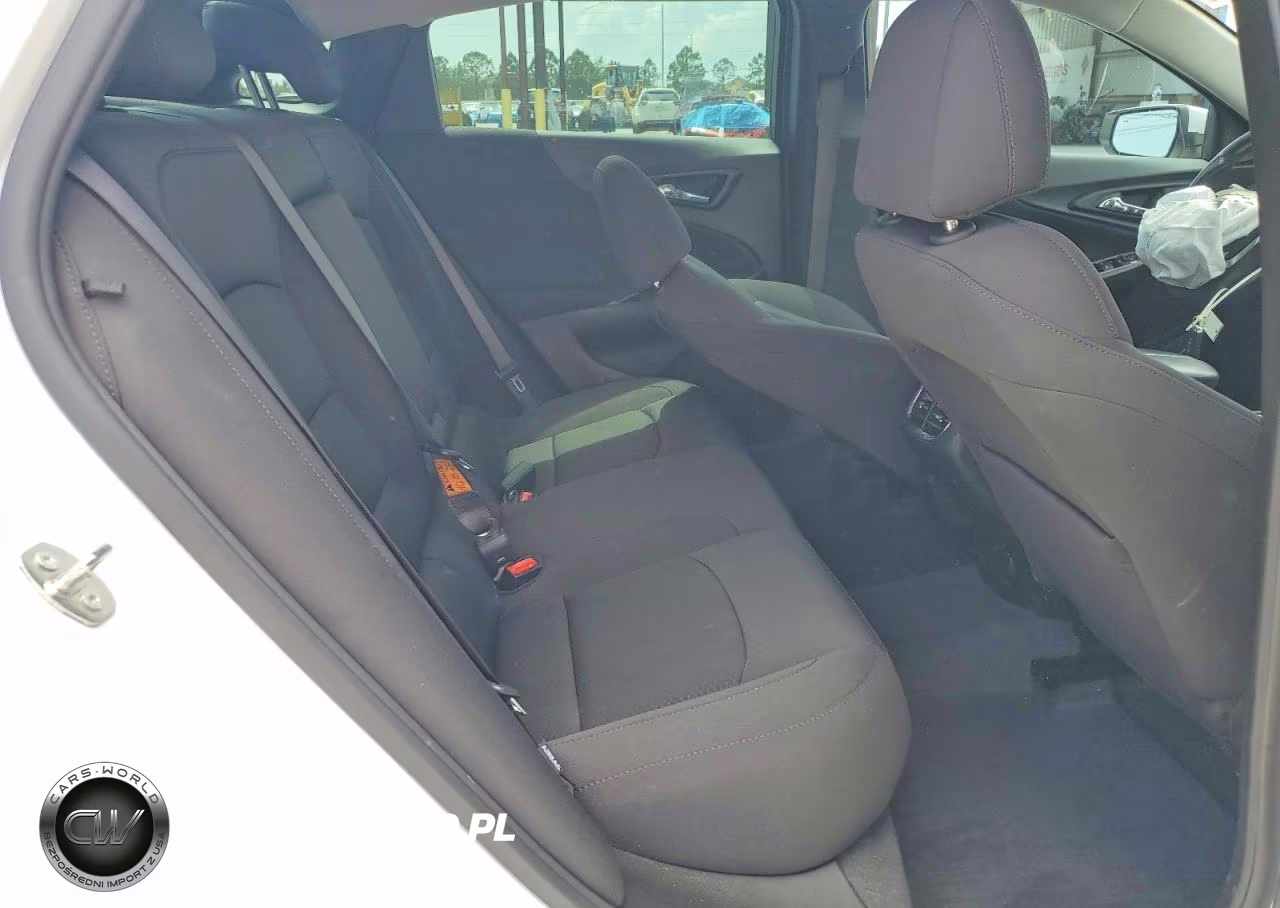 2022 Chev Malibu VIN:1G1ZD5ST6NF204833 - 10