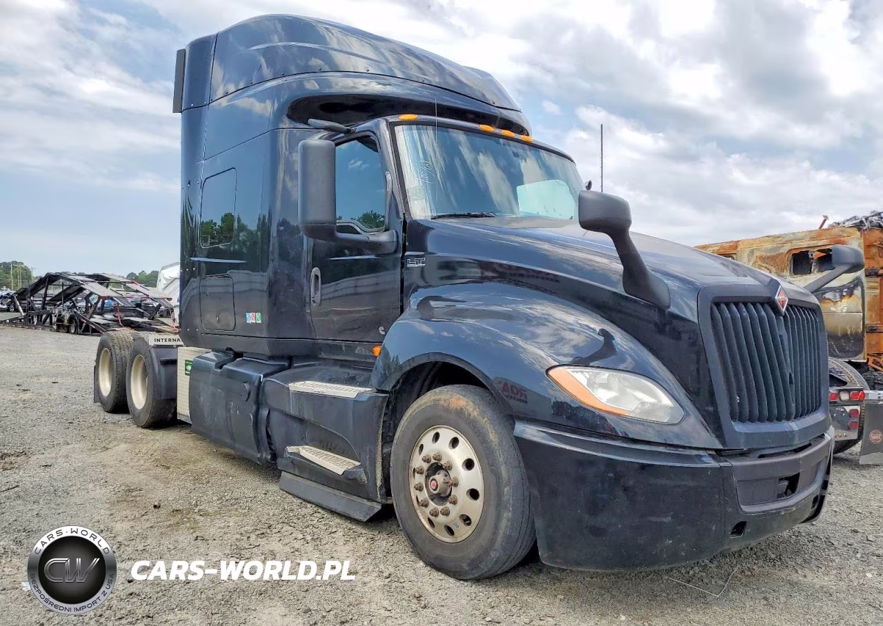 2019 International Lt625