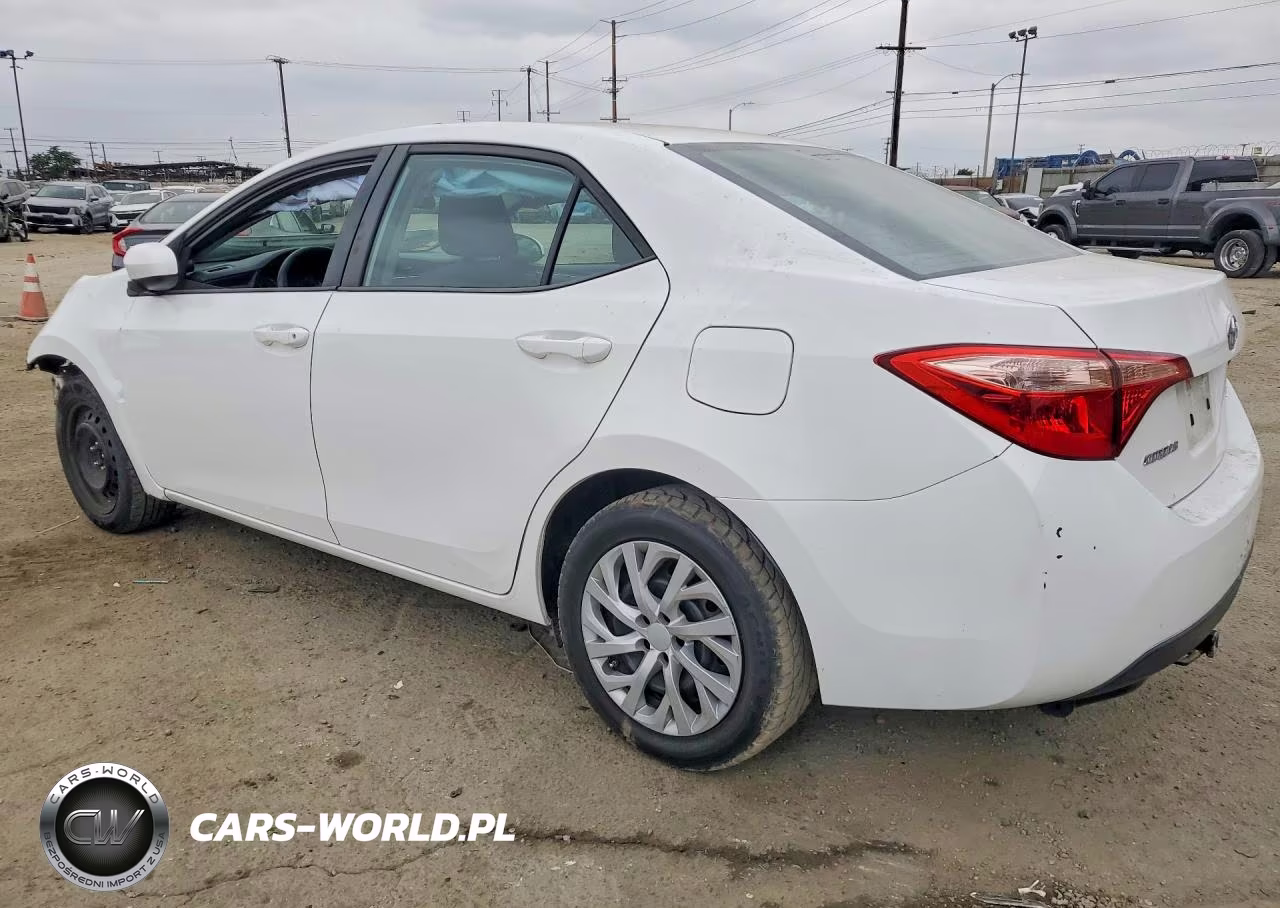 2017 Toyota Corolla Le VIN:5YFBURHE1HP723956 - 2