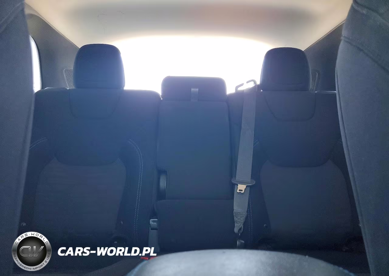 2019 Jeep Cherokee Latitude VIN:1C4PJMCX8KD452978 - 10