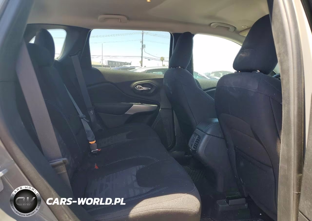 2019 Jeep Cherokee Latitude VIN:1C4PJMCX8KD452978 - 11