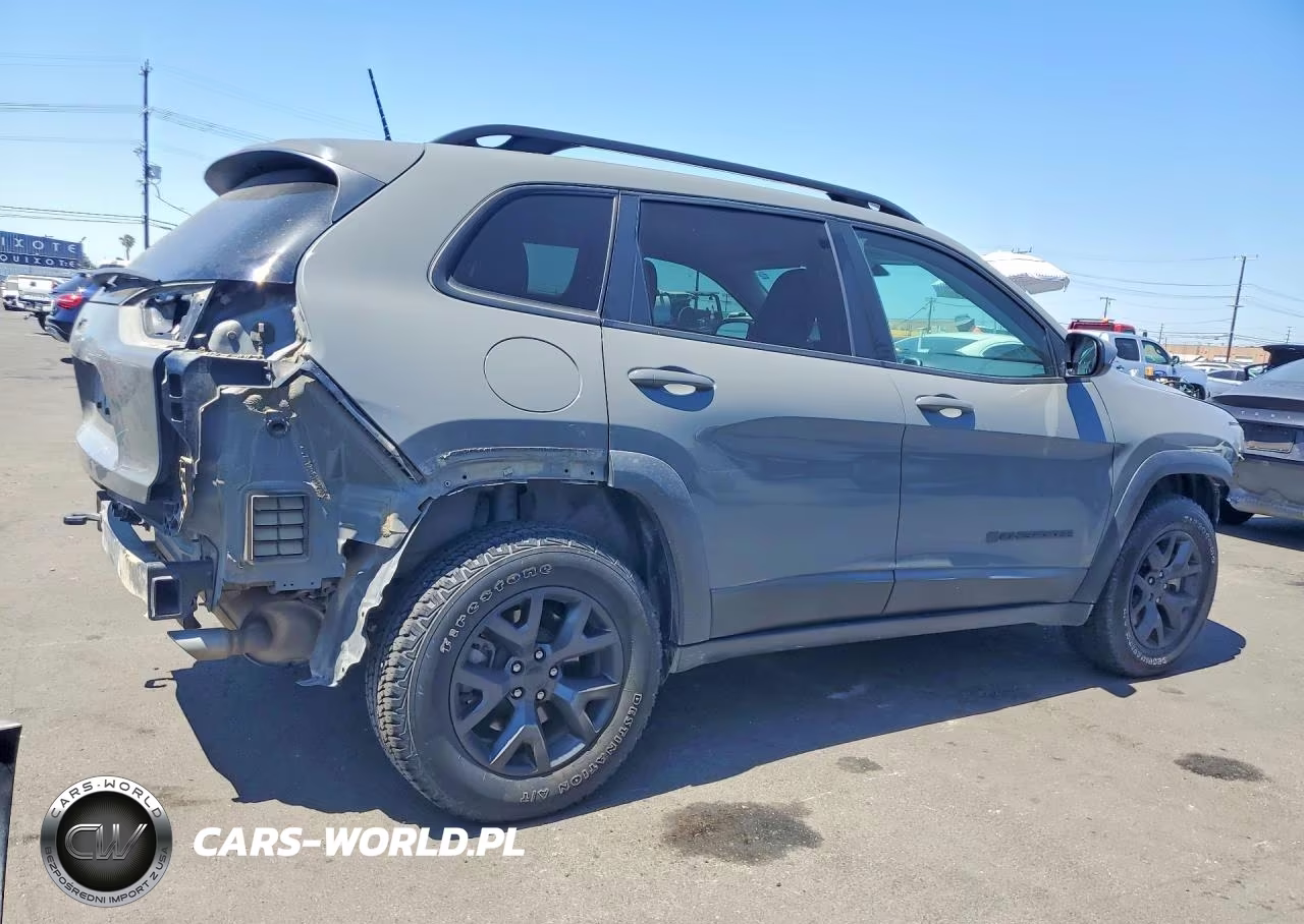 2019 Jeep Cherokee Latitude VIN:1C4PJMCX8KD452978 - 3