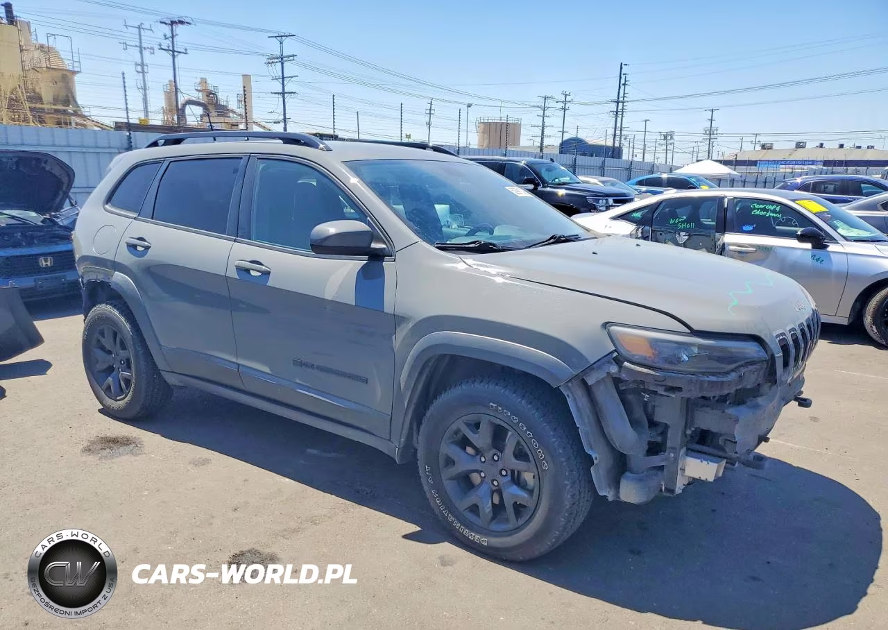 2019 Jeep Cherokee Latitude VIN:1C4PJMCX8KD452978 - 4
