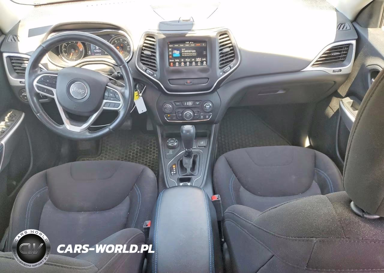 2019 Jeep Cherokee Latitude VIN:1C4PJMCX8KD452978 - 8