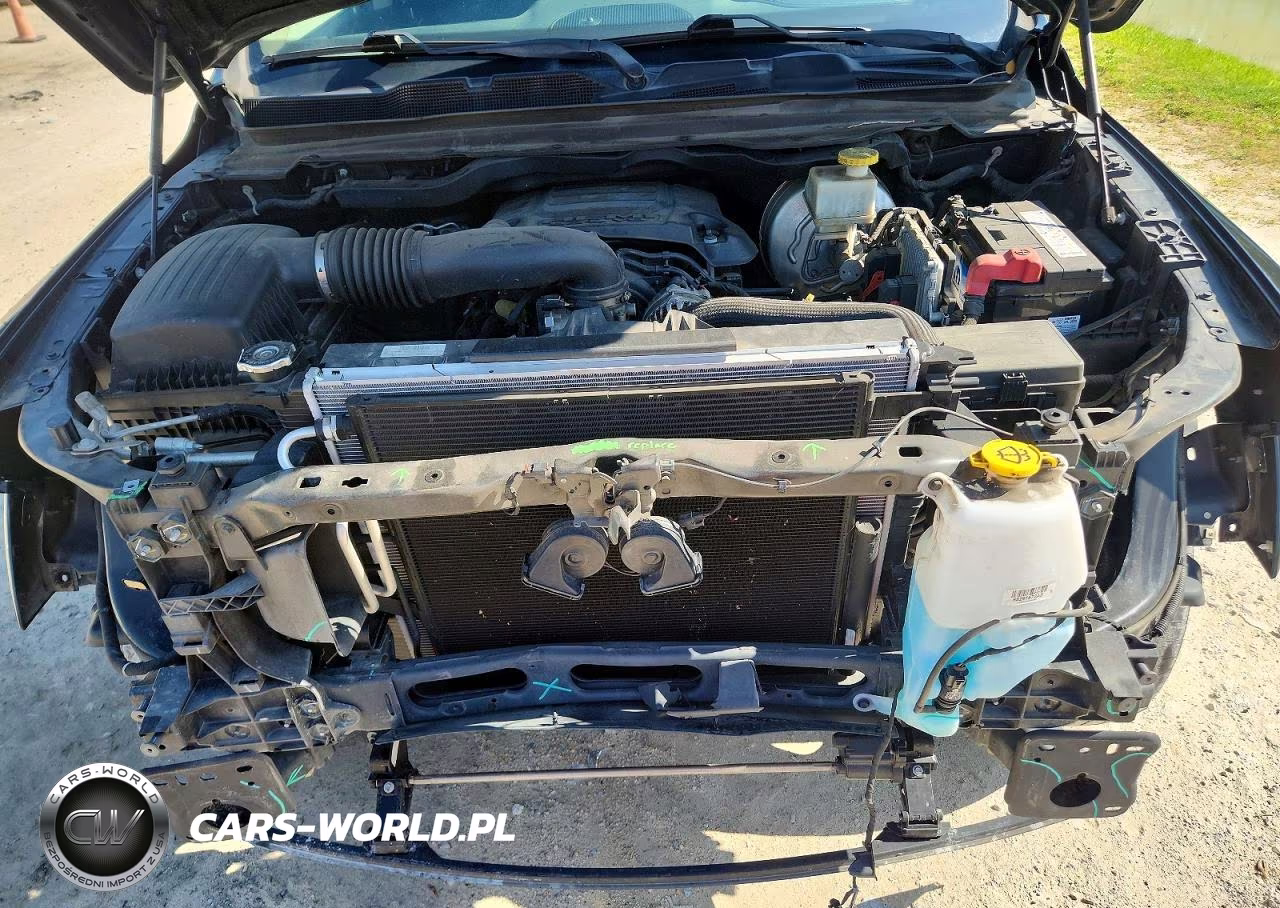 2019 Ram 1500 Laramie VIN:1C6SRFJT4KN662543 - 11