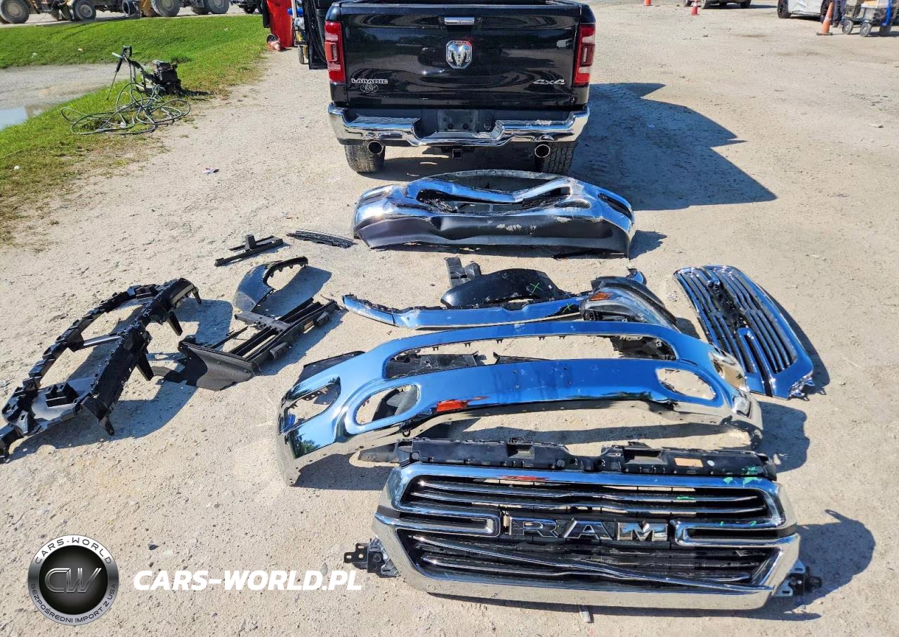 2019 Ram 1500 Laramie VIN:1C6SRFJT4KN662543 - 12